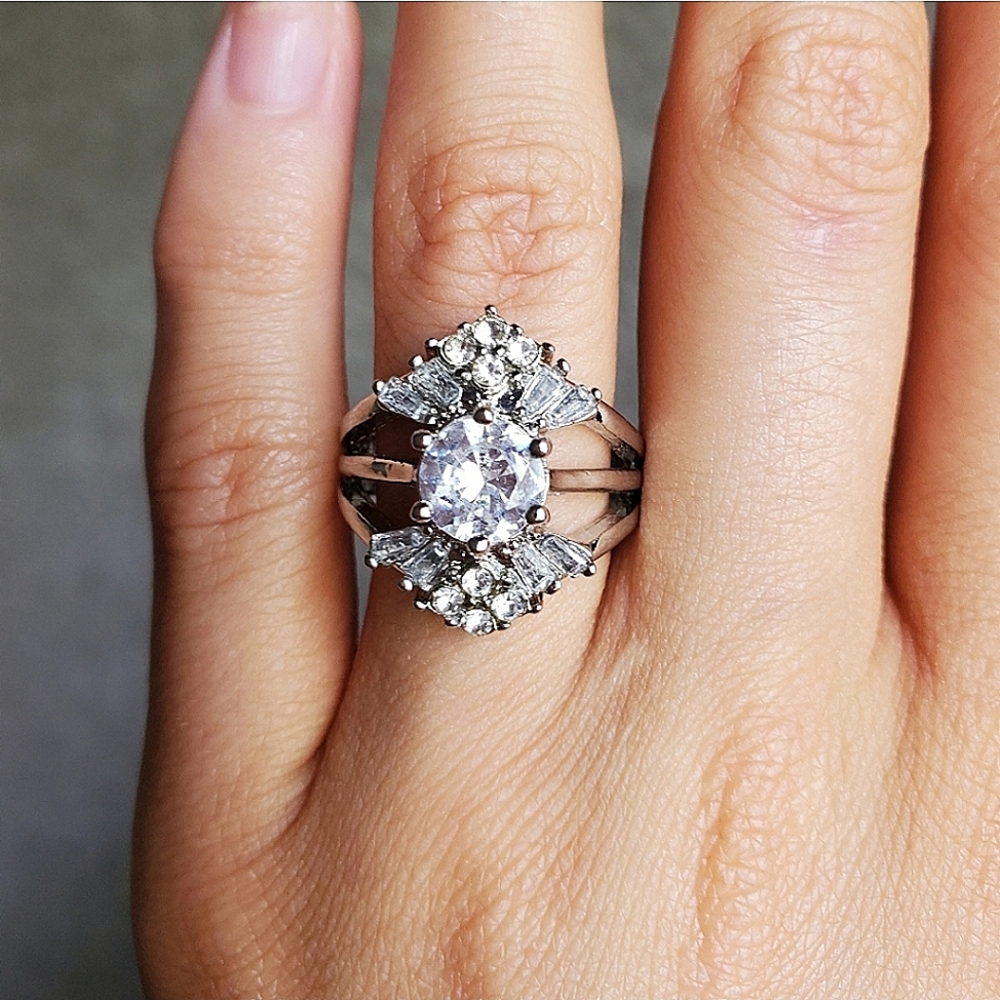 New Fashion White Sapphire Wedding Ring - Picture 1 of 4